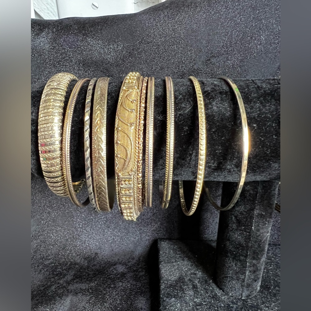 19 piece Bangle Bracelet LOT-